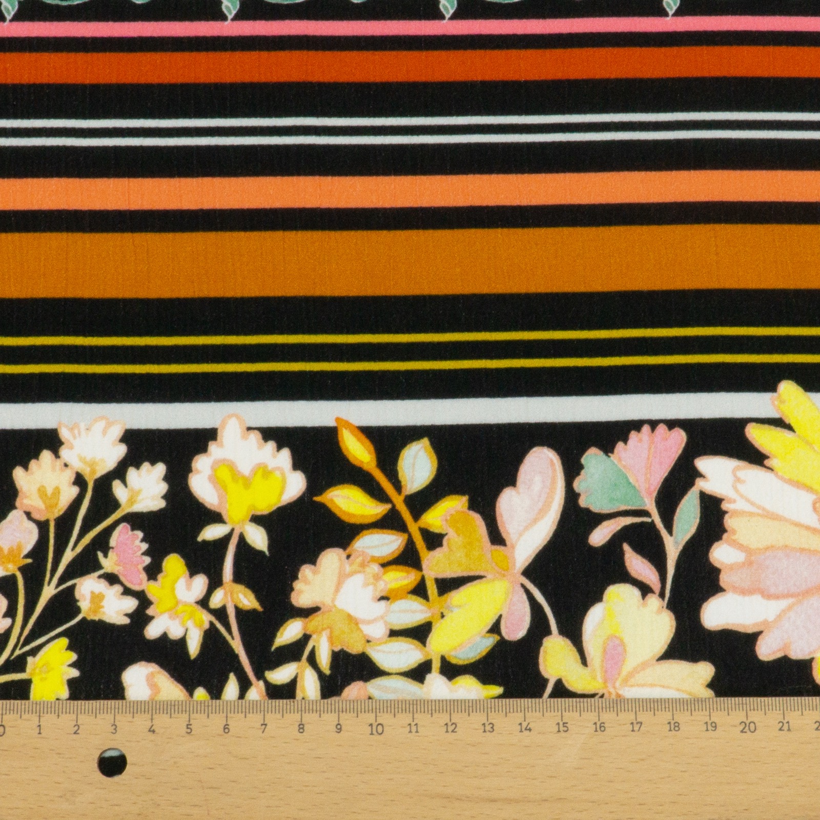 Viskosestoff, Crêpe, schwarz, orange, rosa, gecrasht, Streifen, florale Motive, Panneau – Bild 6
