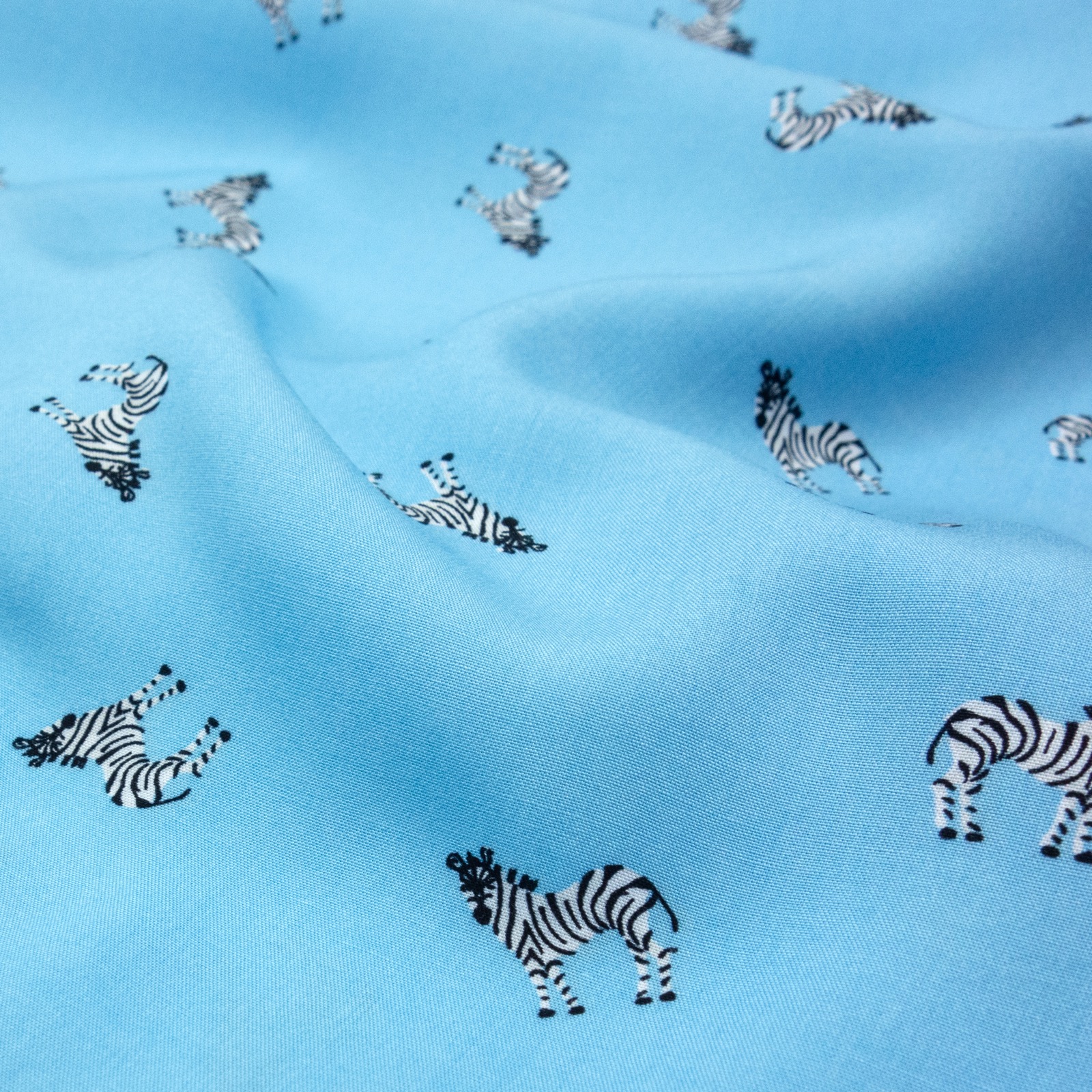 Viskosestoff, Javanaise, hellblau, schwarz/weiß, Tiermotive – Bild 3