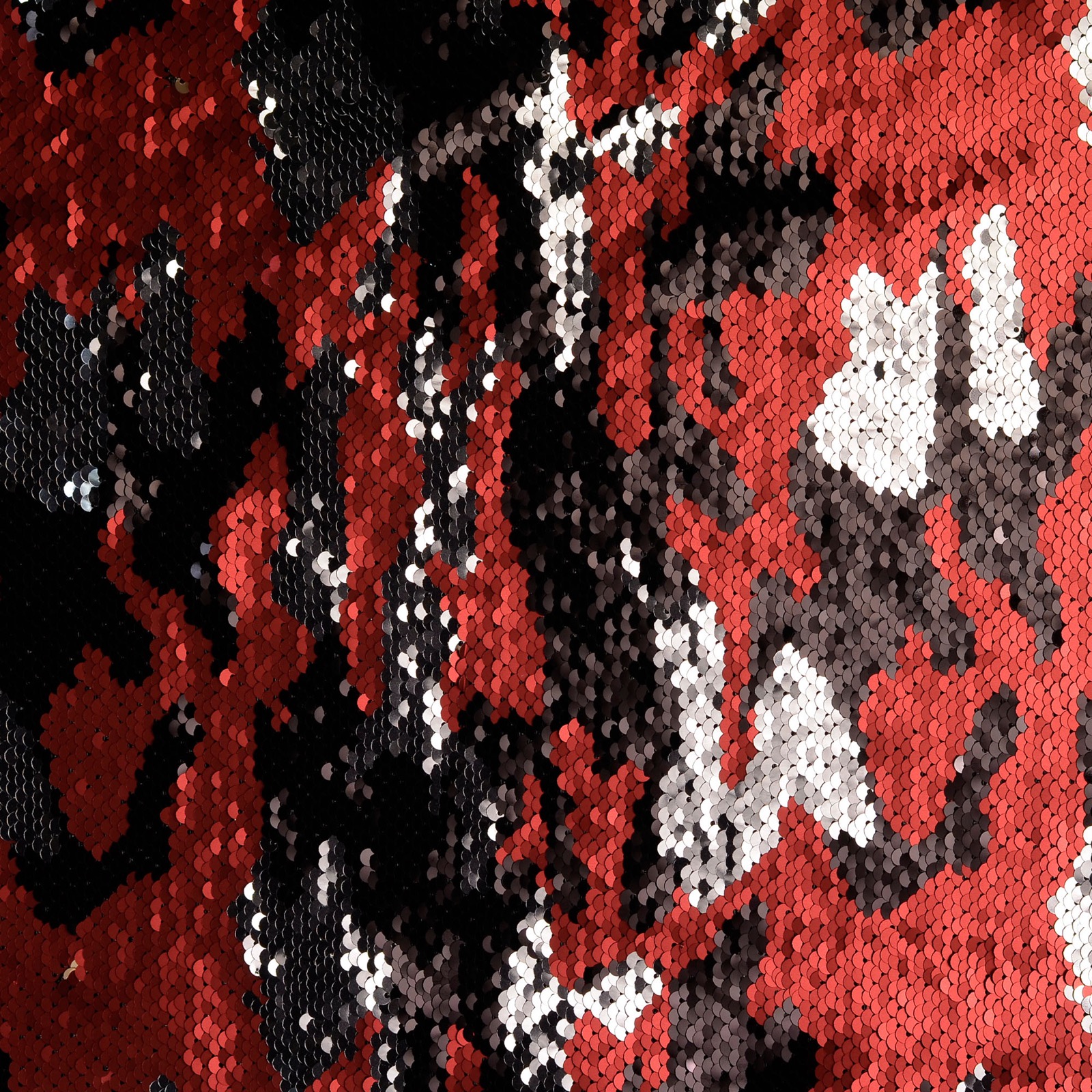 Wendepaillettenstoff, rot, schwarz, silber, Camouflage, Glanzeffekt – Bild 4