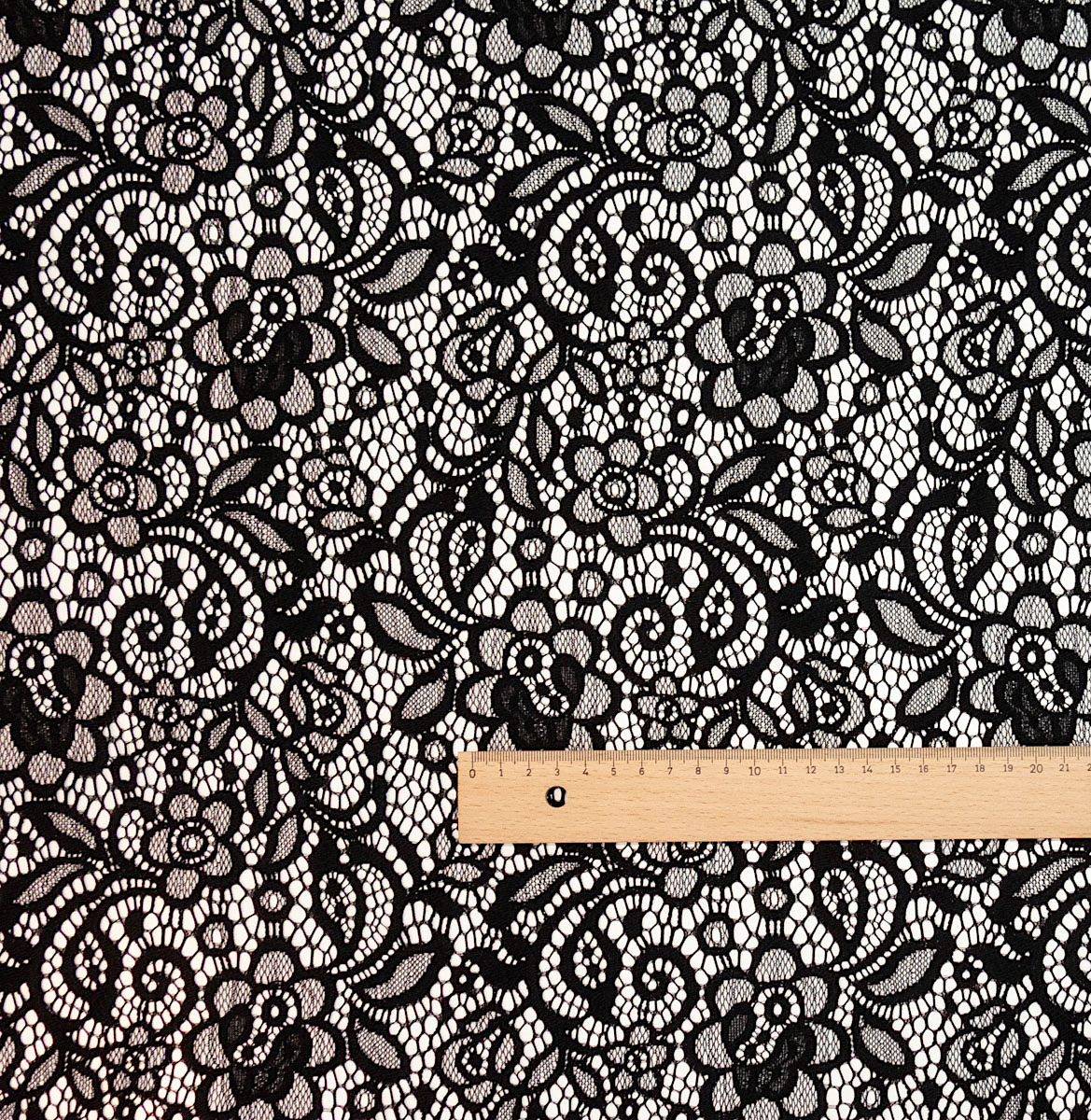 Spitzenstoff, schwarz, silber, florale Motive – Bild 5