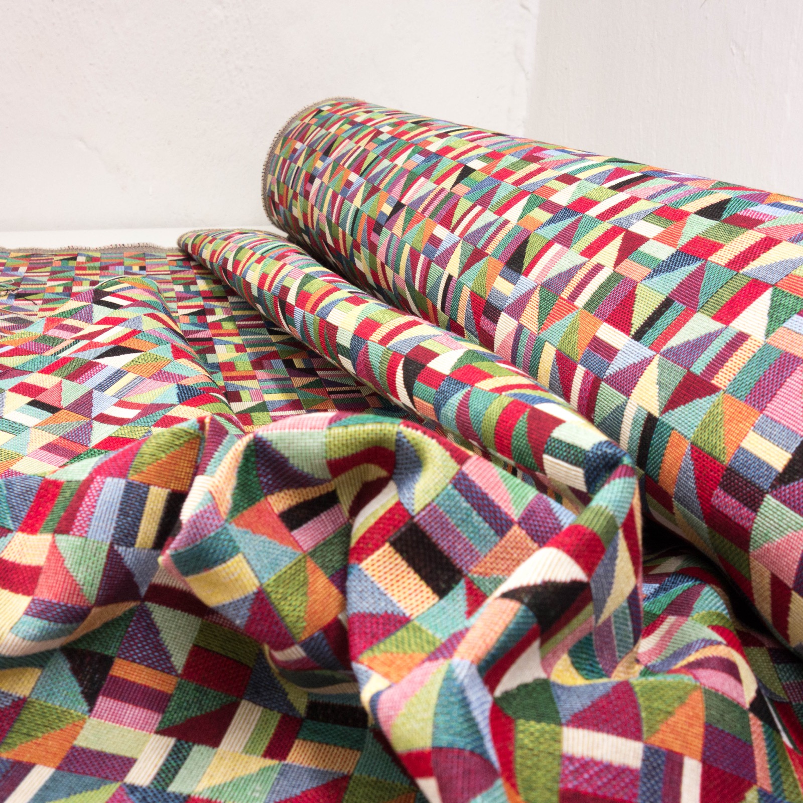 Dekostoff, Gobelin, rottöne, grüntöne, grafisch gemustert – Bild 4