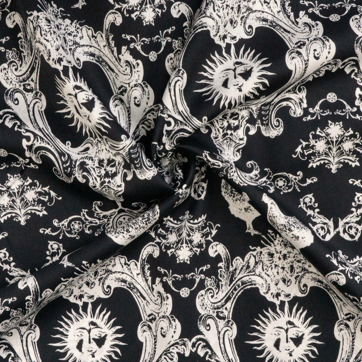 Baumwollstoff, Popeline, schwarz, offwhite, ornamental gemustert, Tiermotive