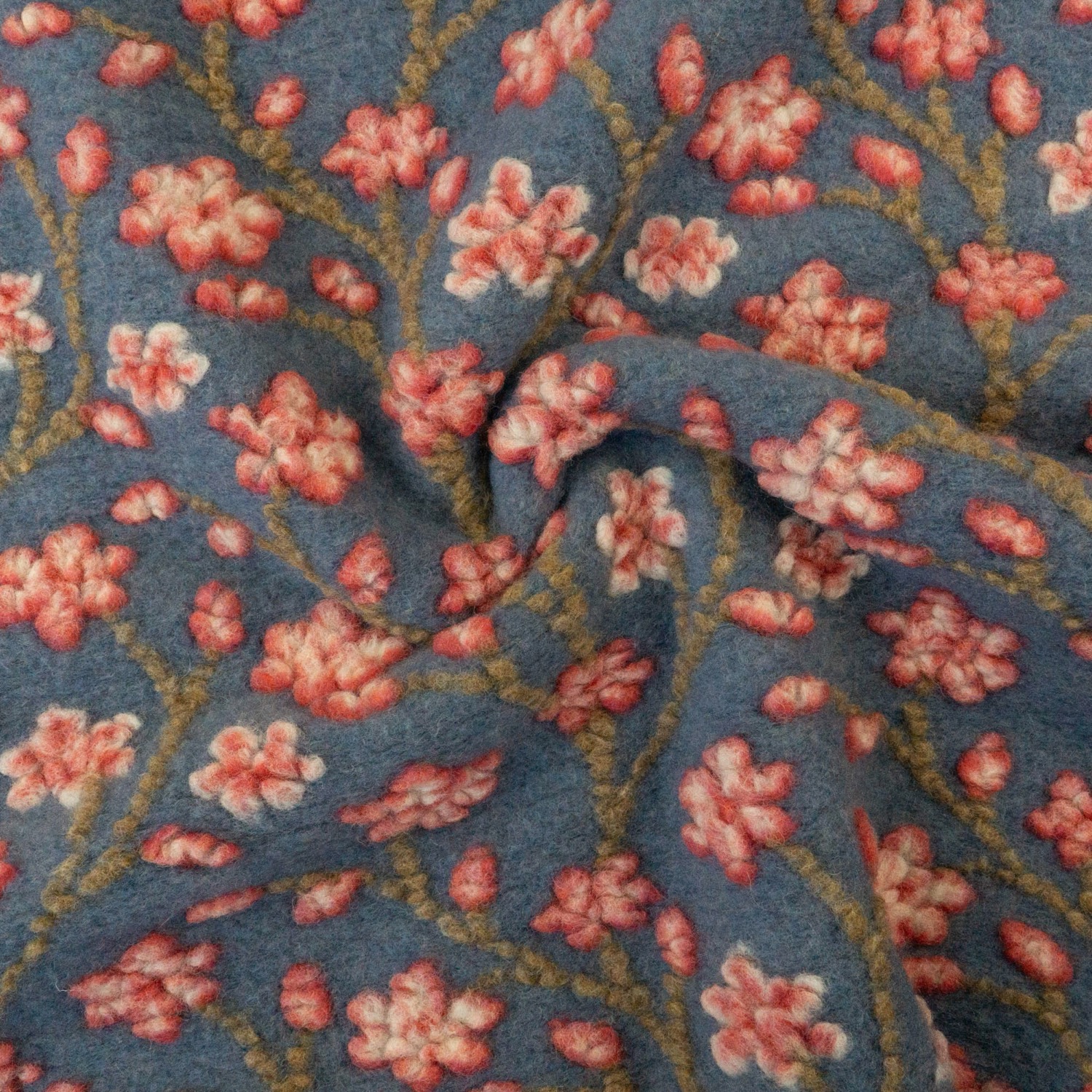 gekochte Wolle, blaugrau, rot, braun, florale Motive